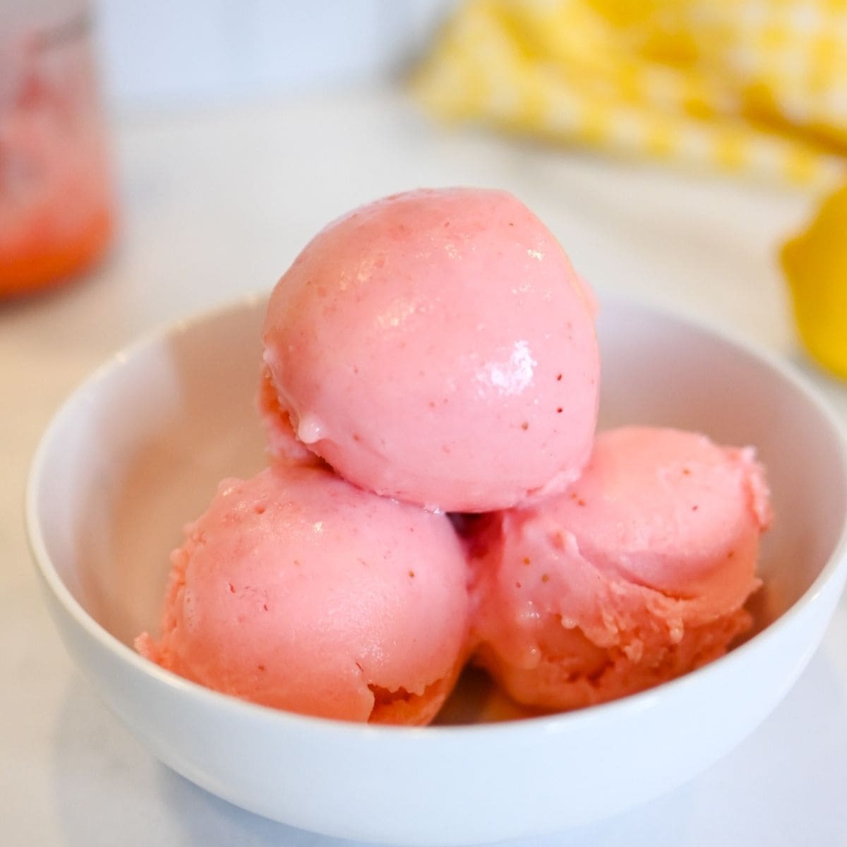 Ninja Creami Strawberry Lemonade Sherbet-140 calories for the pint!